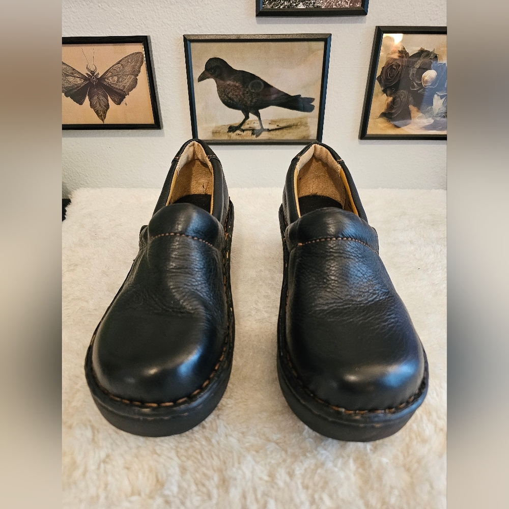 b.o.c. Peggy Slip On - NWOT